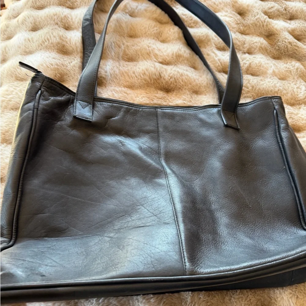 Classic Volare Group Black Leather Computer Bag